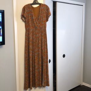 Loft Beach- Short Sleeve Surplice Neckline Leaf Print Maxi Dress Thigh Split